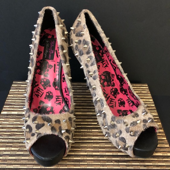 NWOB JustFab Spikes &!Leopard Print Sexy Heels - Picture 4 of 8